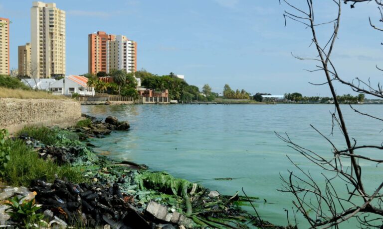 Militares impiden paso a sede del CNE en Maracaibo