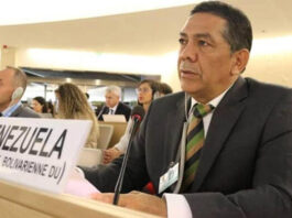 Gamarro recibe homenaje a 40 años de su medalla