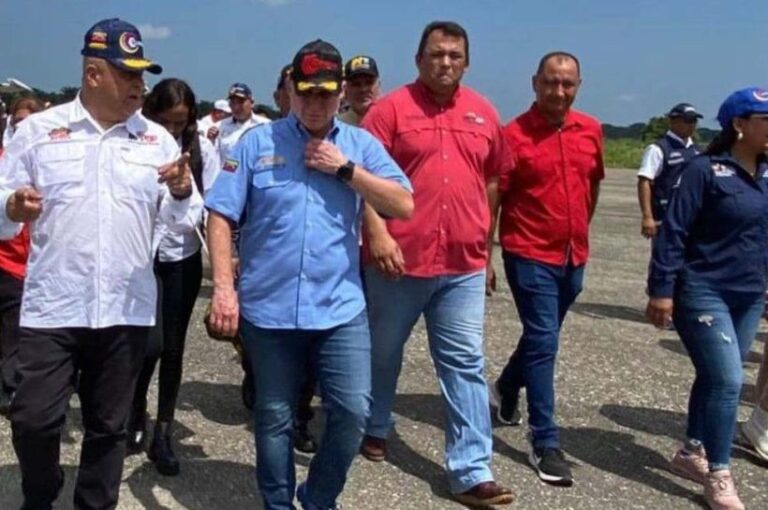 Cancilleres de Mercosur deciden sobre mando de Venezuela