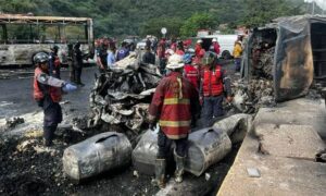 Reportan que han entregado solo 8 cadáveres de tragedia en la autopista