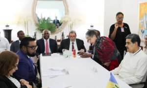 Inicia reunión entre Maduro y el presidente guyanés por el Esequibo