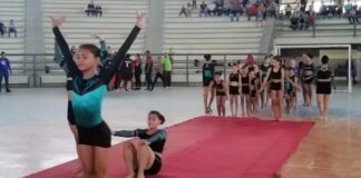 Utilizan patrulla para festejar