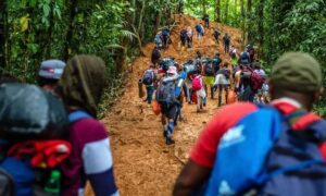 Cruce de más de 500 mil migrantes por el Darién este año deja récord
