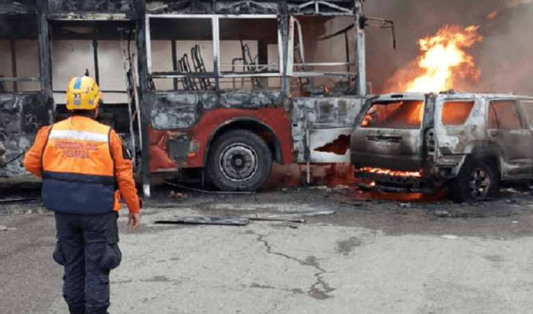 Ascienden a 15 los muertos en choque múltiple en autopista de oriente