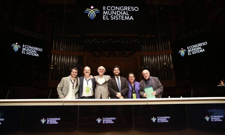 Santos insta a Gobierno y oposición venezolana a dialogar con apoyo del Vaticano