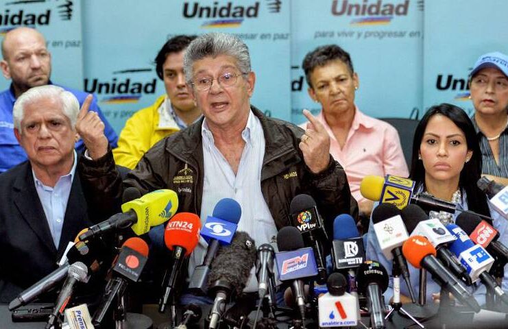 Chavismo dice que la MUD busca un golpe parlamentario