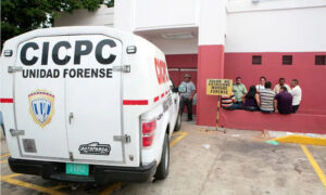 Padre arrolla accidentalmente a su hijo tras caer del carro en Punto Fijo