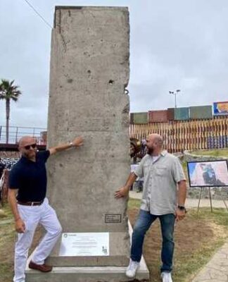 Jubilados del CNE protestan por mejoras económicas