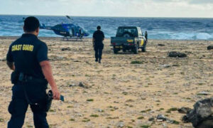 Mueren 3 presuntos venezolanos al volcar lancha que los llevaba a Aruba