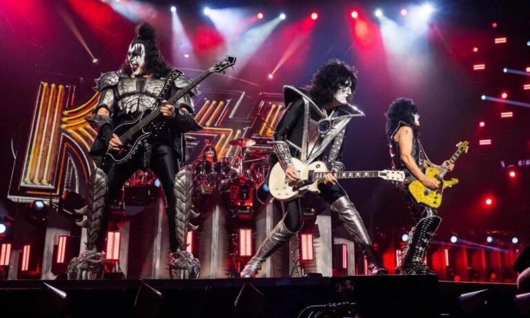 Kiss pone fin a 50 años de carrera con explosivo final de gira en Nueva York