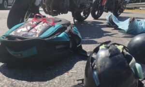 Madre e hijo mueren en accidente en distribuidor en Caracas