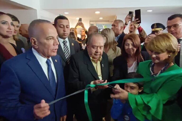 Cenizas de Fidel Castro hacen su último recorrido por Cuba