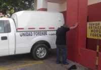 Mujer irá a la cárcel por quemarle las manos a su niño