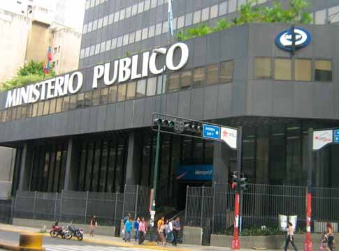 Muere niña quemada al dejarla sola en la casa