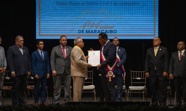 Maduro viaja a Cuba para aniversario del Alba