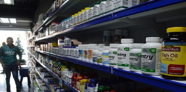 Hiere a un policía en el brazo izquierdo y resulta abatido