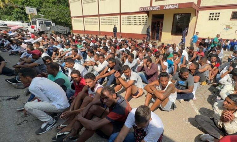 Protestan por derrame de aguas negras en Cabimas