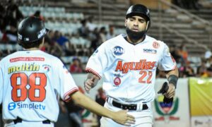 Águilas caen ante Tiburones y se mantienen en séptima posición