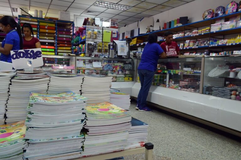 Una lista escolar en Maracaibo puede llegar a costar 175 dólares
