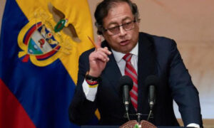 Presidente italiano pide a su primer ministro posponer renuncia