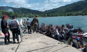 Interceptan en Panamá 5 lanchas con 150 migrantes, entre ellos venezolanos