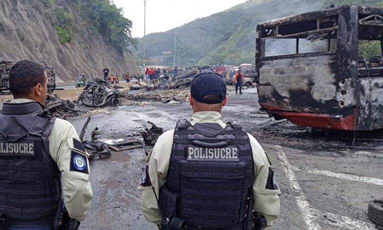 Investigarán accidente en la autopista de oriente