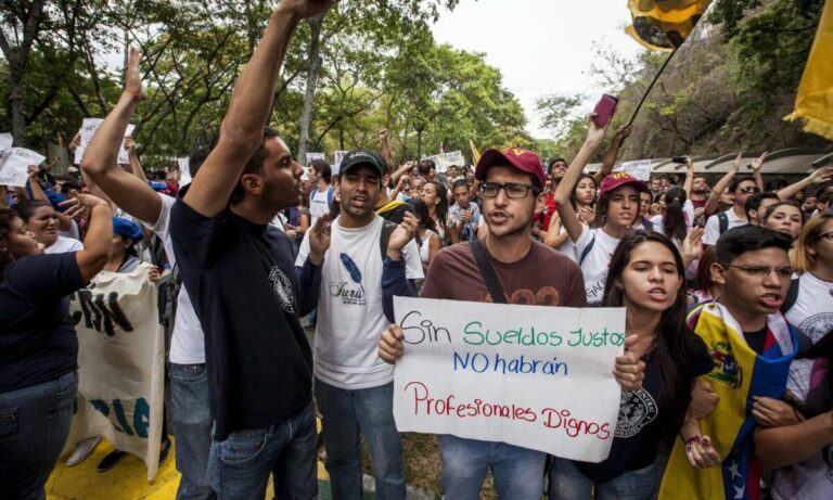 Profesores universitarios no tienen “nada que celebrar” en su día