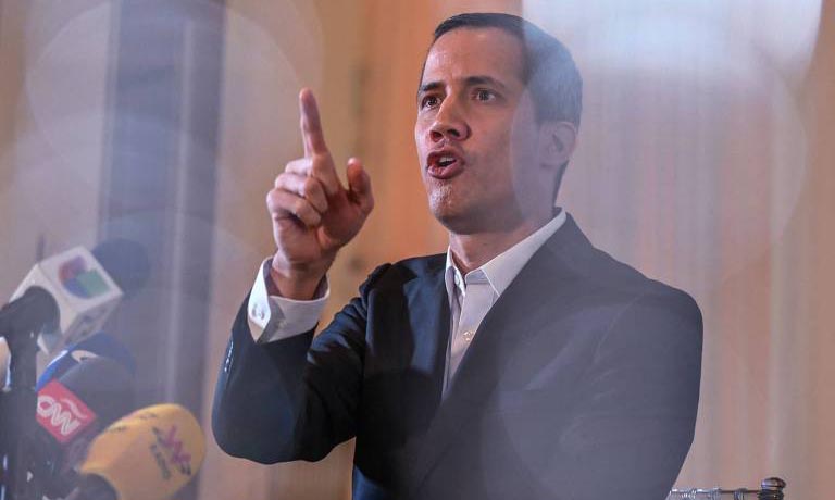 Guaidó exige a Maduro fijar la fecha de las presidenciales