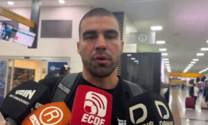 Alexánder González llega a Guayaquil para sumarse a Emelec