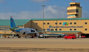 Mantendrán cierre aéreo entre Aruba y Venezuela al menos hasta junio