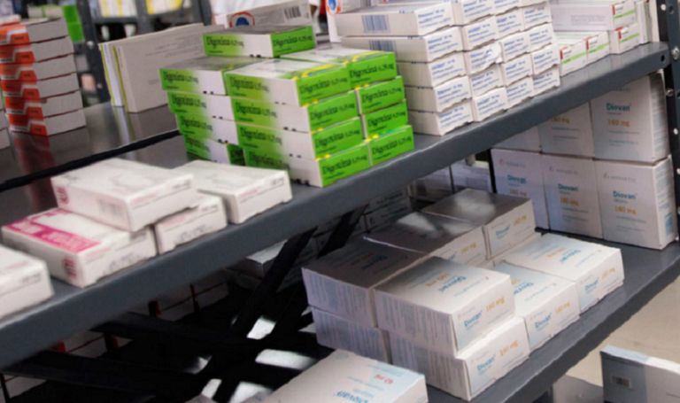 Denuncian escasez de medicamentos de 26,2 % en noviembre