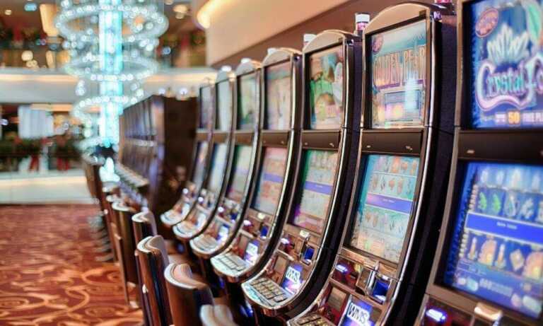 Ganando el bote: ¿Existen estrategias que ayuden a ganar el bote máximo jugando a máquinas tragamonedas en línea?