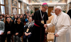 El Papa tiene de nuevo “un poco de bronquitis”
