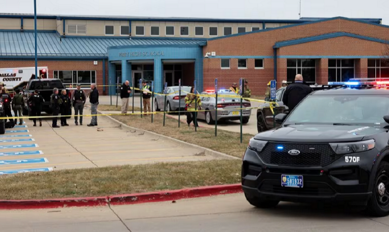 El autor muerto y cinco heridos deja tiroteo en secundaria de EE. UU.