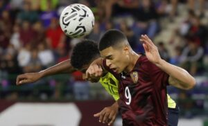 Ecuador empata ante Venezuela y se complica en el Grupo A
