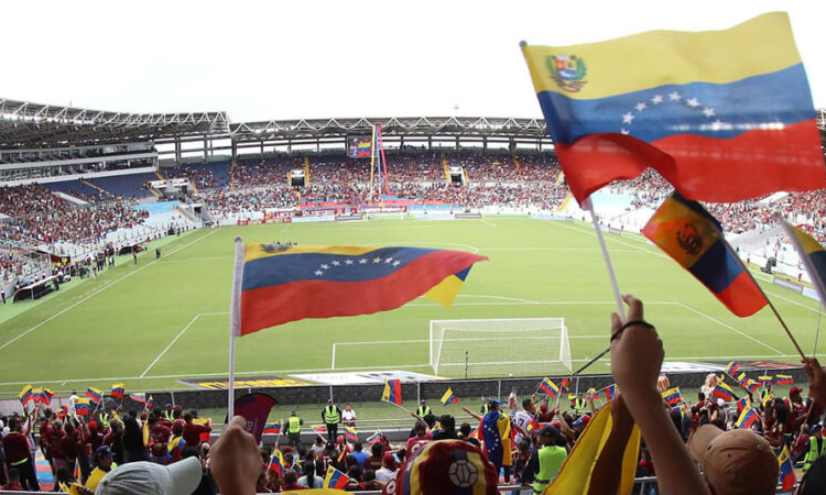 Fifa multa a Venezuela por incidencias en partido contra Ecuador