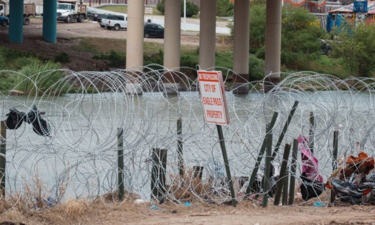 EE. UU. pide al Supremo cortar alambre de púas instalado por Texas en la frontera