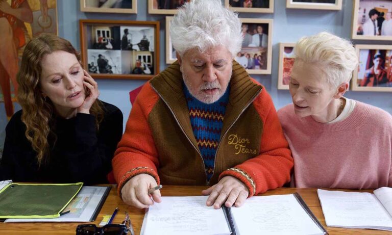 Swinton y Moore protagonizarán primera película en inglés de Almodóvar