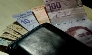Aseguran que depósitos en bolívares crecieron un 44 %