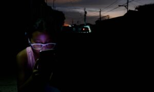 Un 83 % de los venezolanos califica de “muy ineficiente” el servicio eléctrico