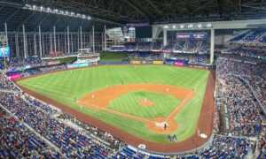 Miami canta “play ball” en una Serie del Caribe 33 años después