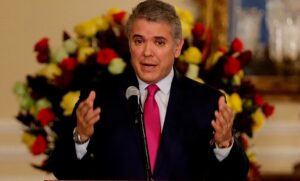 Duque llama “imbécil dictador” a Maduro tras acusarlo de intentar asesinar a Saab