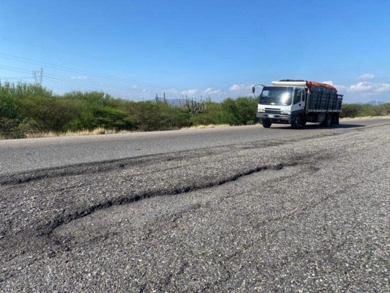 Denuncian grave deterioro de la autopista Lara-Zulia