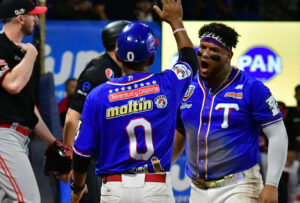 Tiburones pica adelante con joya de pitcheo de Pinto