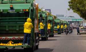 Alcaldía suma 14 compactadoras a recolección de basura en Maracaibo