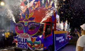 Desfile de Carnaval desborda 5 de Julio de alegría, color y música