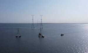 Reemplazan líneas de transmisión de 400 kilovoltios en el Lago