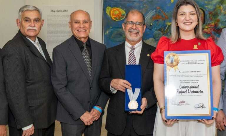 La URU recibe la Orden Ciudad de Maracaibo en su Primera Clase