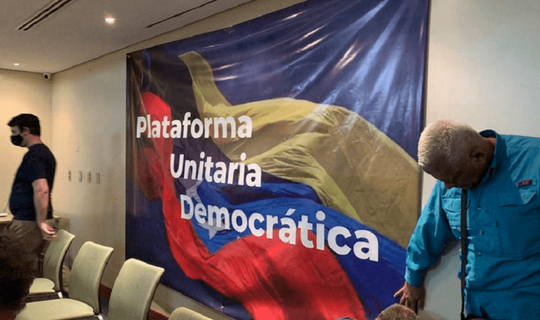 Plataforma Unitaria pide no desesperanzarse tras partida de González Urrutia a España