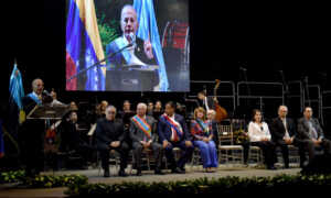 Gobernador Rosales entrega Orden “Humberto Fernández Morán”